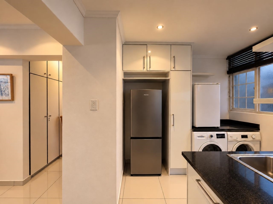 To Let 3 Bedroom Property for Rent in Sea Point Western Cape